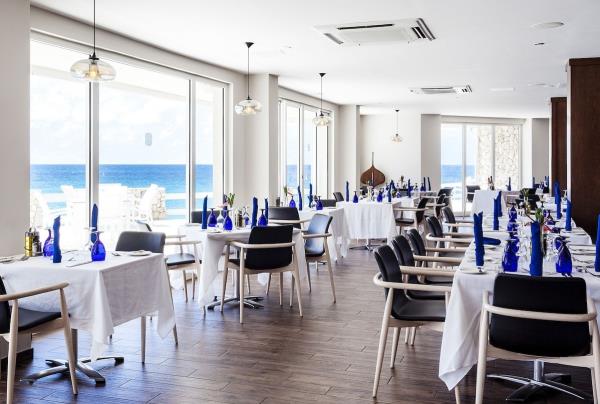 Sonesta Maho Beach Resort & Casino - Ocean Terrace Restaurant
